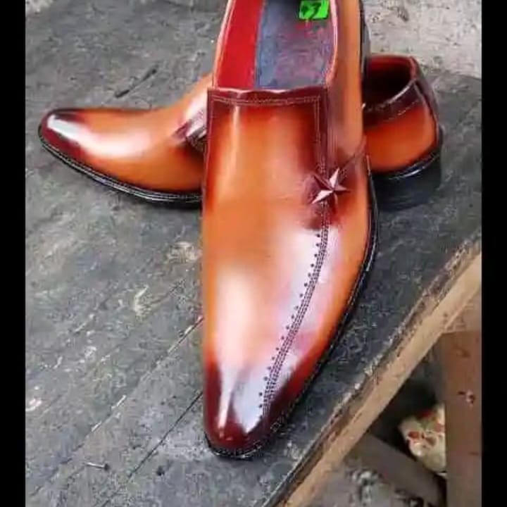 Elegant Brown Leather Shoes – Star Detail - Color Brown